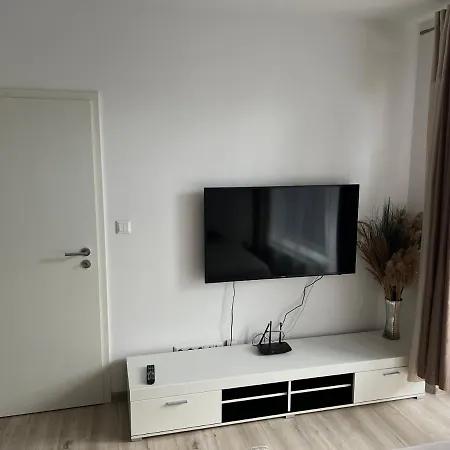 Beautiful 2 Bedroom アパート *