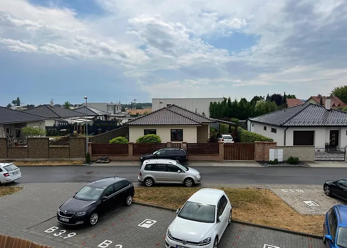 Beautiful 2 Bedroom *