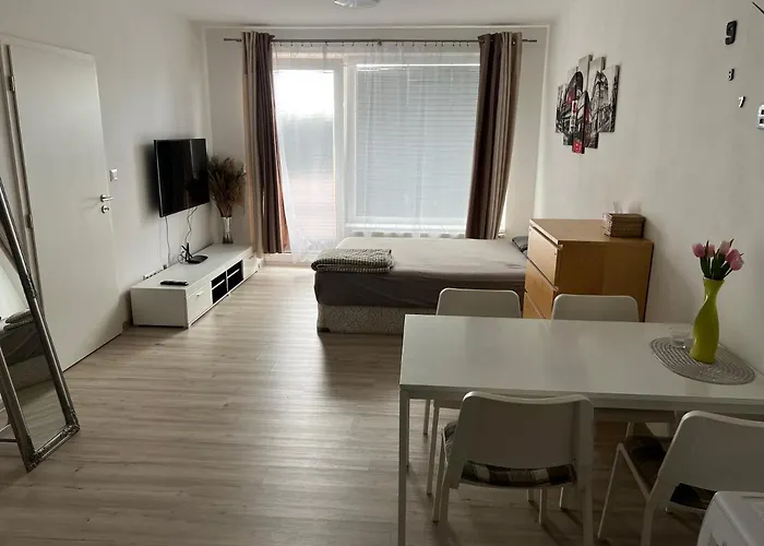 Beautiful 2 Bedroom Apartamento *
